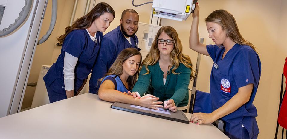 Radiologic Students prepping scan