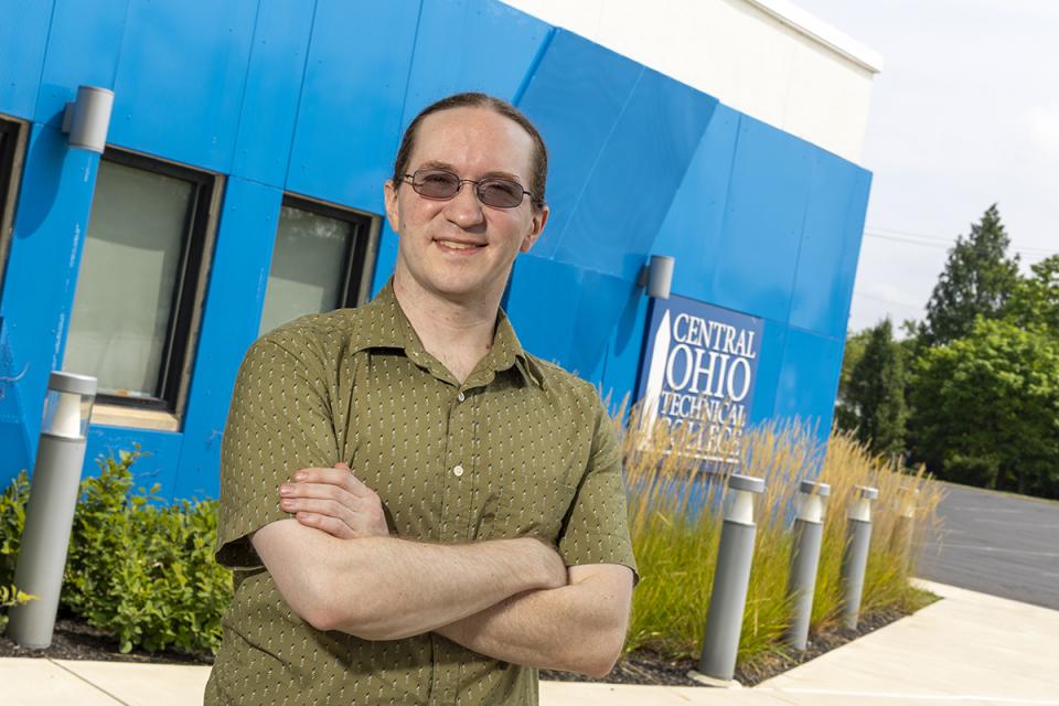 Portrait of Sean Whelan outside the COTC Pataskala campus.